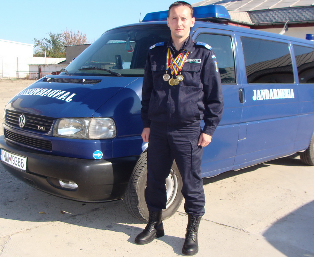 Jandarm gălățean - medaliat la Bucharest International Marathon 2011
