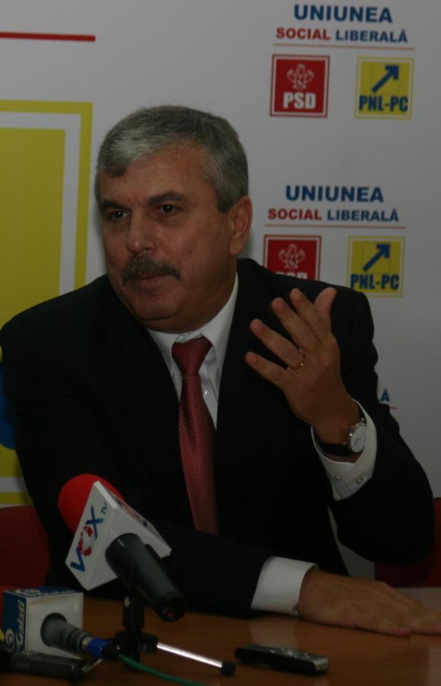 Tractoristul -senator Saghian a învăţat să vorbească 