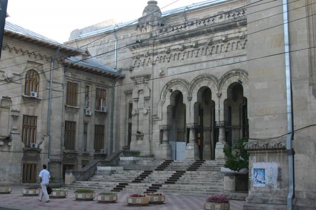 Fotoliul de rector a încins spiritele la Universitatea „Dunărea de Jos”