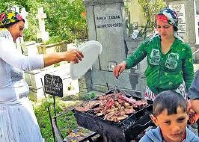 Interzis grătarelor în cimitirele gălăţene 