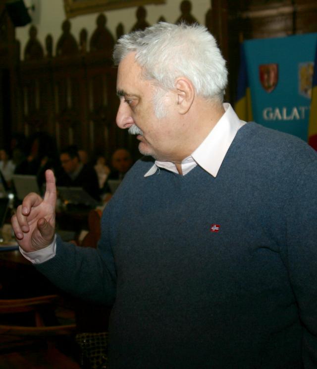 Nicolae Bacalbașa a dat startul licitaţiilor cu dedicaţie
