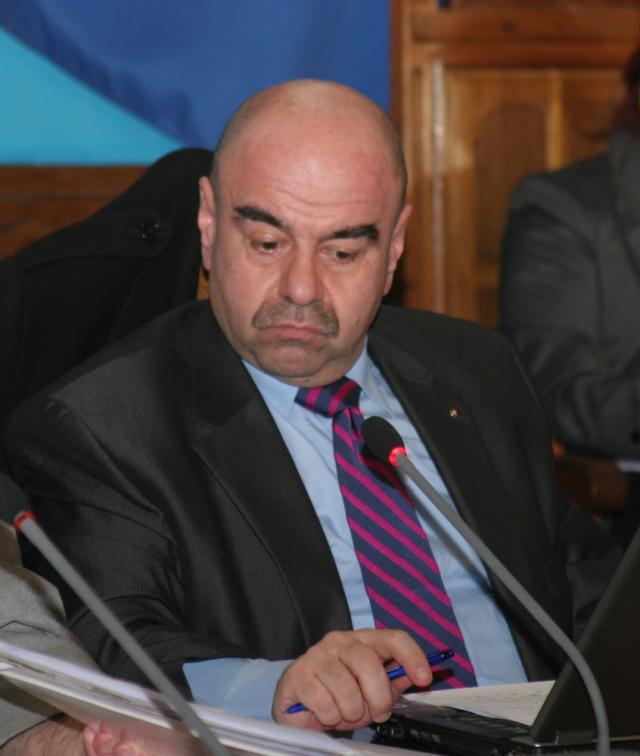 Liberalul Mihai Manoliu salivează să ajungă deputat de Galaţi