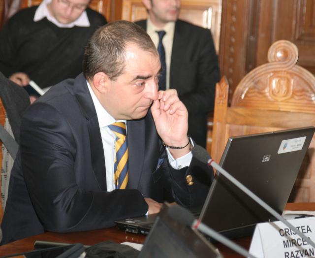 Liberalii își fac televiziune de partid obținută din camătă, prin Mircea Cristea