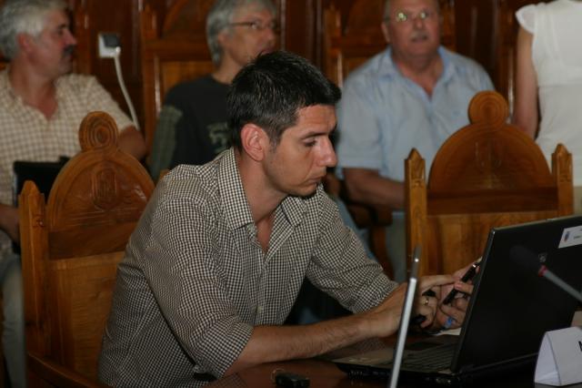 PDL-iştii Cătălin Cristache şi Mihai Alin atentează la colegiile PSD-iştilor Roşca şi Pâslaru