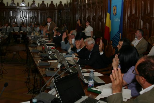 Drumurile judeţene vor fi asfaltate doar în comunele cu primari USL