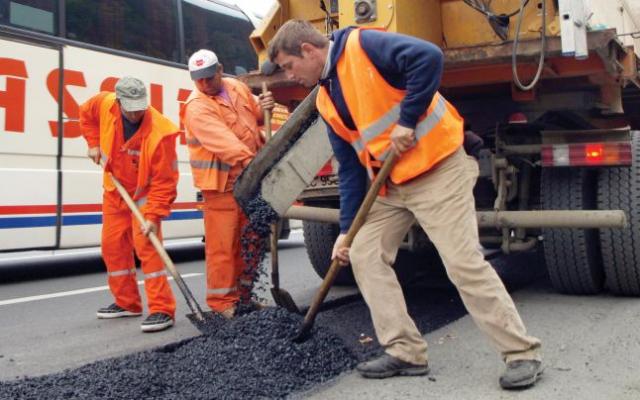 Municipalitatea Galațiului a dat în gropi și le-a umplut cu multă prostie – pe strada Saturn