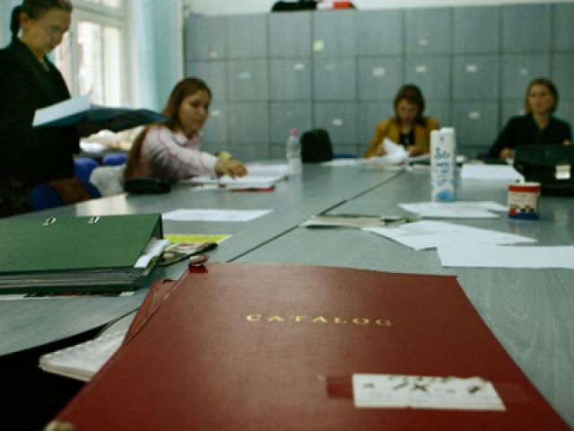 Primăria a scăpat basma curată: cadrele didactice nu vor mai da în judecată instituţia