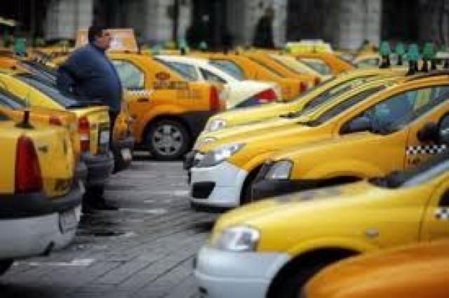 Evaziunea fiscală circulă cu taxiul