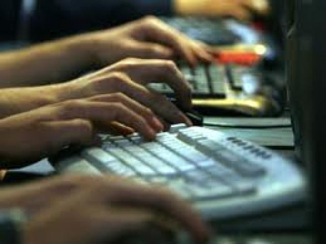 Gălăţenii ies în stradă pentru libertatea de exprimare pe internet 