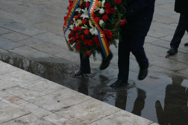 Flacăra recunoştinţei nu a fost aprinsă de Ziua Eroilor