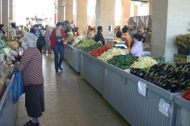 Economatele lui Boc au murit înainte de a se naște
