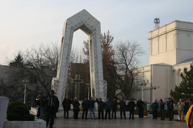 Revoluţionarii  gălăţeni ameninţă cu greva foamei