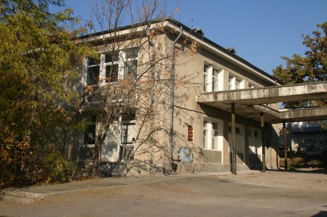 Fostul dispensar TBC este lăsat de Primărie să se dărâme