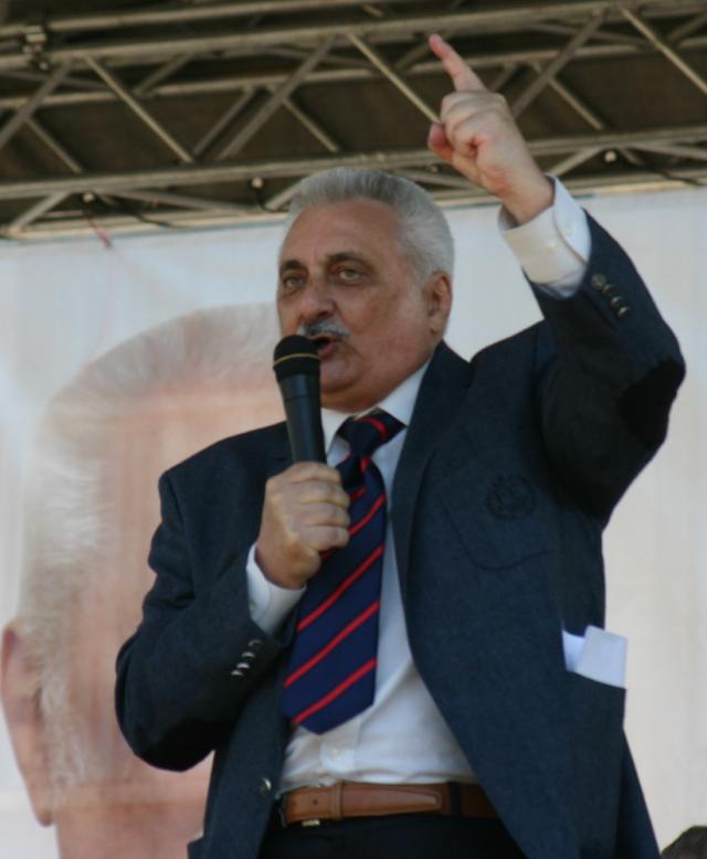 Nicolae Bacalbaşa conduce în 35 de secţii de votare cu 68,62%