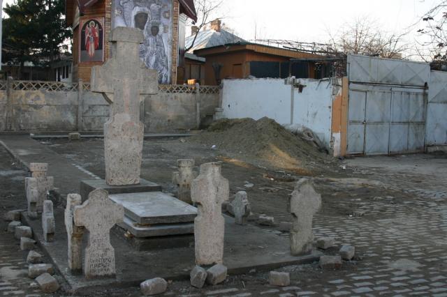ÎPS Casian a cerut intrarea în legalitate pentru cimitirul -fantomă de la Mavramol
