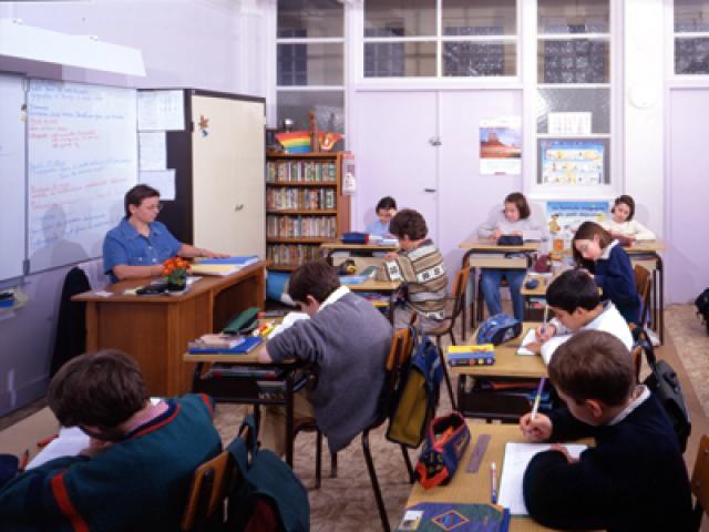 Profesorii gălățeni au de recuperat zeci de mii de euro în contul cărţilor de specialitate