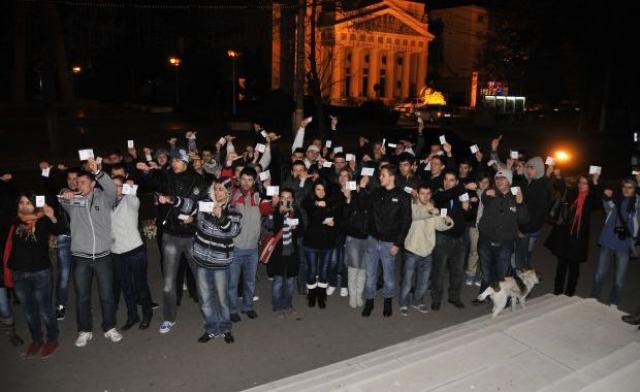 Studenţii gălăţeni ameninţă cu proteste după implicarea UDMR în scindarea UMF Târgu Mureş