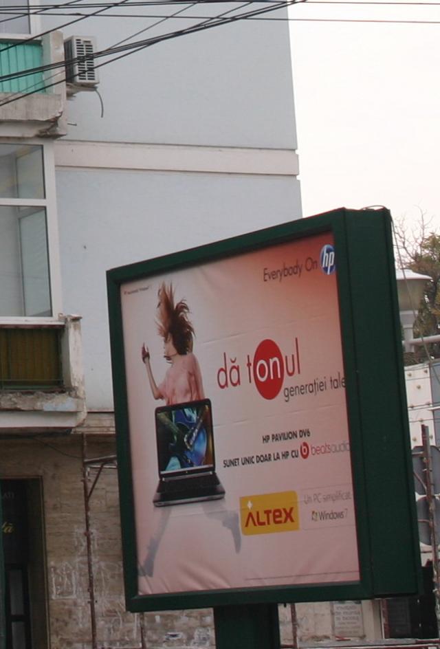 Piața de publicitate publică din România: Accelerați!