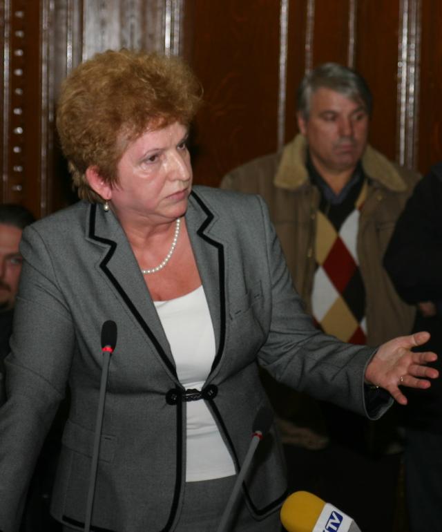 Directorii din Primărie au prăduit bugetul local cu 500.000 de euro şi nu au dat un leu înapoi