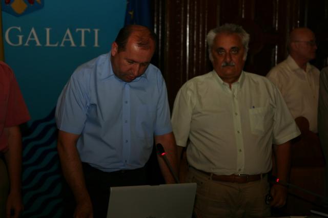 USL-iștii din Consiliul Județului pompează bani publici societății falimentare Consproiect