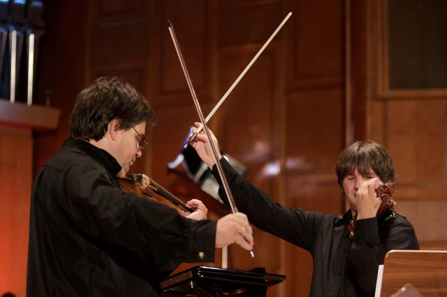 Confruntare artistică la nivel înalt: Stradivarius versus Guarneri