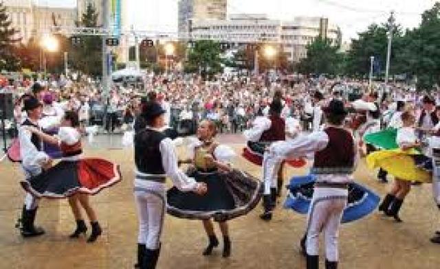 Festivalul de Folclor ”Doina Covurluiului - 10 ţări participante şi staruri ale muzicii populare