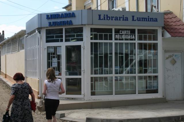 Galațiul cultural a înlocuit librăriile cu sedii de partid
