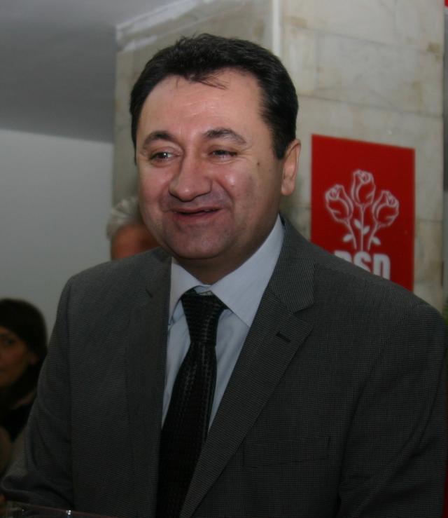 Penibilul deputat-turnător Pâslaru-Pintea este convins că Băsescu „se bate” cu el