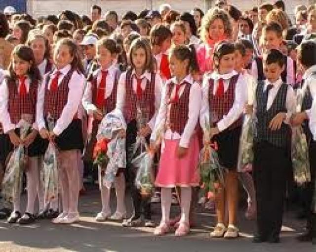Elevii de la CNVA încep școala înaintea tuturor