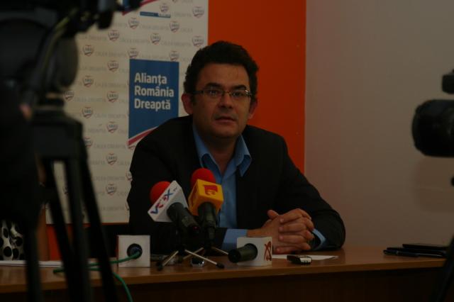 PDL votează împotriva propunerii USL de majorare a taxelor locale
