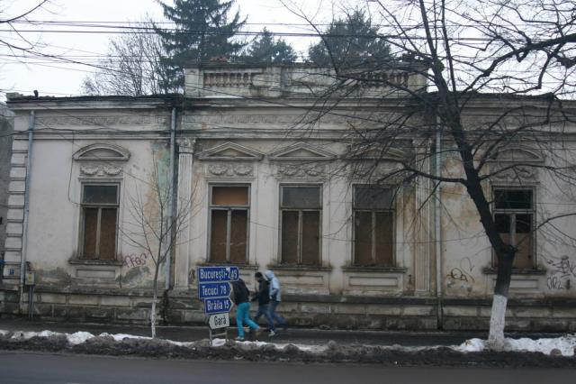 Clădirea „Centrului Multicultural”, proiect implementat cu bani europeni, a fost incendiată