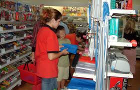 UNICEF și Carrefour ajută copiii să meargă la școală