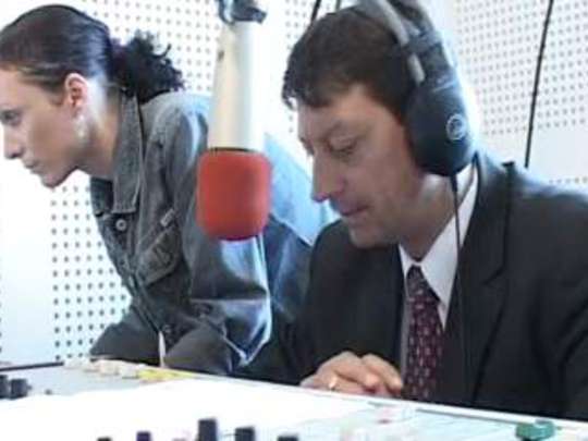 Liberalii instigați de primarul Tecuciului au închis cu mânie proletară singurul post de radio local