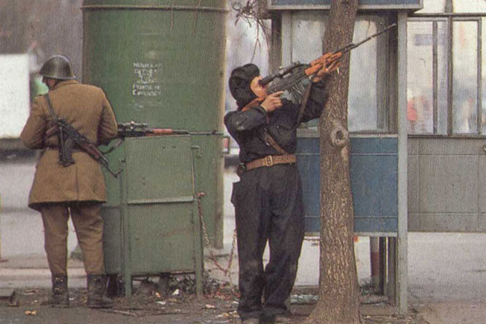 Părinții ostașilor gălățeni uciși la Revoluție așteaptă de 25 de ani să fie identificați călăii copiilor lor